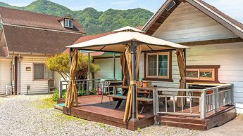 Gapyeong Gold Castle Pension