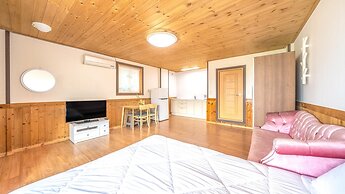 Gapyeong Gold Castle Pension