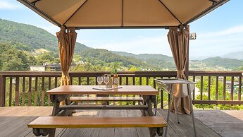 Gapyeong Gold Castle Pension