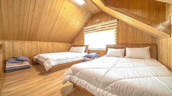 Gapyeong Gold Castle Pension