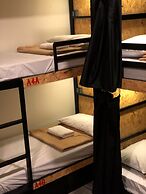 100 Cafe Moto Hostel