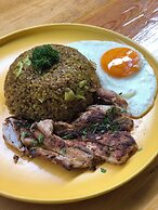 100 Cafe Moto Hostel