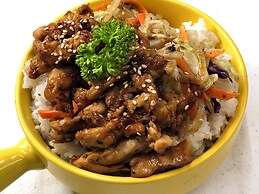 100 Cafe Moto Hostel