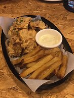 100 Cafe Moto Hostel