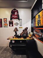 100 Cafe Moto Hostel