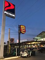 100 Cafe Moto Hostel