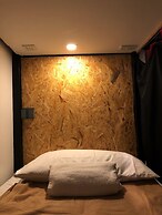 100 Cafe Moto Hostel