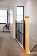 StayAU Stylish 4BR Home Ringwood