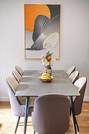 StayAU Stylish 4BR Home Ringwood