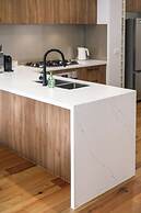 StayAU Stylish 4BR Home Ringwood