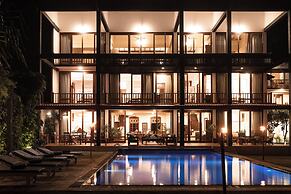 South Point Ocean - Whole Villa 8 Bedroom (Sleep 16)