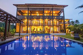 South Point Ocean - Whole Villa 8 Bedroom (Sleep 16)