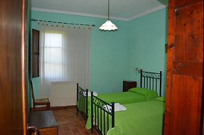 Large Apartment With Shared Swimming Pool in Crete Senesi