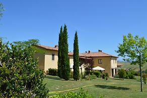 Large Apartment With Shared Swimming Pool in Crete Senesi