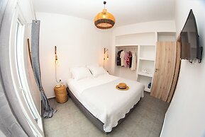 White Cave Villas Residence