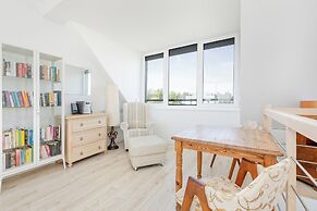 Three-level Rewal Apartment by Renters