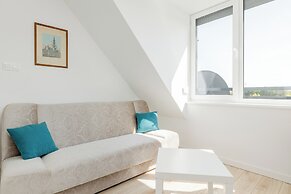 Three-level Rewal Apartment by Renters