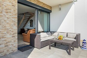 Three-level Rewal Apartment by Renters