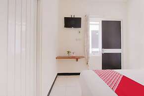 Super OYO 3350 Cozy Residence Syariah