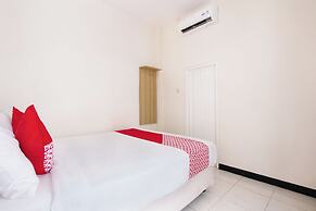 Super OYO 3350 Cozy Residence Syariah