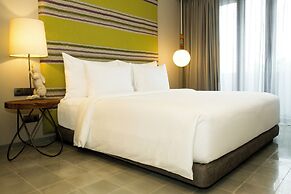 IKOSHAROLD Suites Seminyak