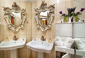 Royal Heritage Apartment in Split Center