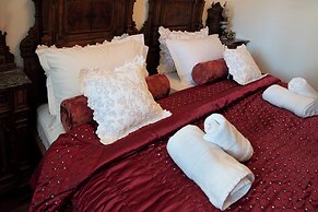 Royal Heritage Apartment in Split Center