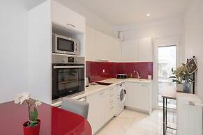 Sophisticated Modern Apt in Athens