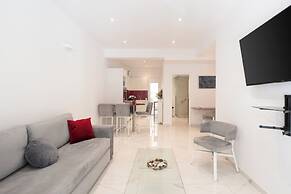 Sophisticated Modern Apt in Athens