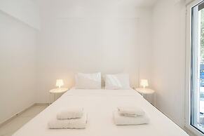 Sophisticated Modern Apt in Athens