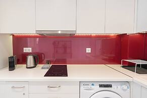 Sophisticated Modern Apt in Athens