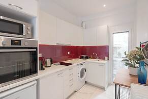Sophisticated Modern Apt in Athens