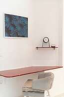 Sophisticated Modern Apt in Athens