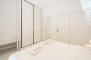 Sophisticated Modern Apt in Athens