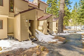 Scenic Carnelian Bay Townhome - Steps to Lake!