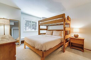 Scenic Carnelian Bay Townhome - Steps to Lake!