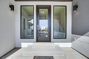 Luxe Living: Grand Junction Home w/ Hot Tub, Views