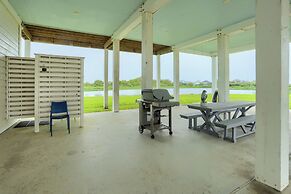 Steps to Bolivar Beach: Home w/ Deck & Grill