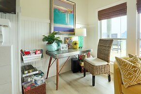 Steps to Bolivar Beach: Home w/ Deck & Grill