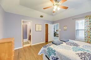 Pet-friendly Corpus Christi Home: 12 Mi to Beach!