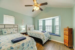 Pet-friendly Corpus Christi Home: 12 Mi to Beach!