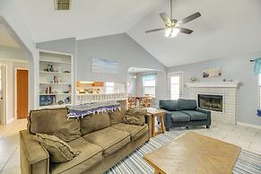 Pet-friendly Corpus Christi Home: 12 Mi to Beach!