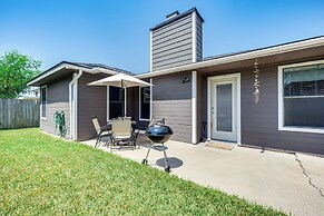 Pet-friendly Corpus Christi Home: 12 Mi to Beach!