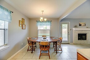 Pet-friendly Corpus Christi Home: 12 Mi to Beach!