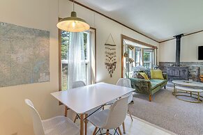 Glacier Home w/ Deck - 18 Mi to Mt Baker Ski Area!