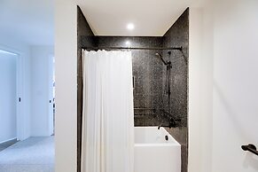 Luxury Austin Condo: Pool Access, Near Downtown!