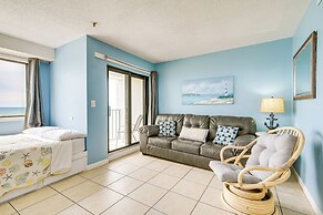 Shore & Pool Access: Resort Condo in Myrtle Beach!