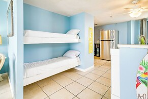 Shore & Pool Access: Resort Condo in Myrtle Beach!