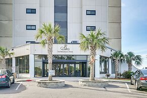 Shore & Pool Access: Resort Condo in Myrtle Beach!
