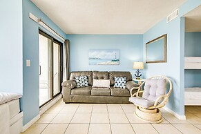 Shore & Pool Access: Resort Condo in Myrtle Beach!